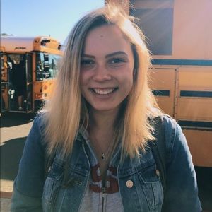 Meet your Posher, Kayla